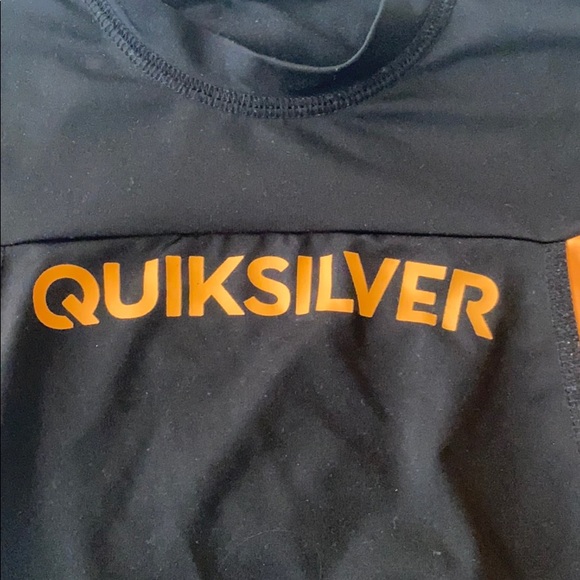 Quiksilver kids rash guard size 4 orange and black - Picture 2 of 6